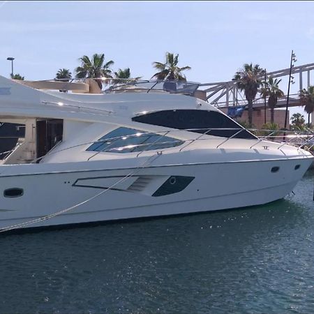 Готель Yacht In Barcelona Сан-Адріа-де-Бесос Екстер'єр фото